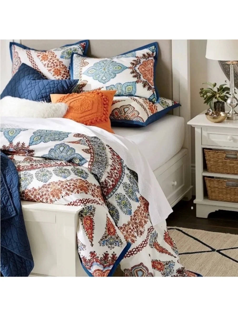 Pottery Barn Aurora Medallion Full/Queen duvet cover 1 Euro Sham
